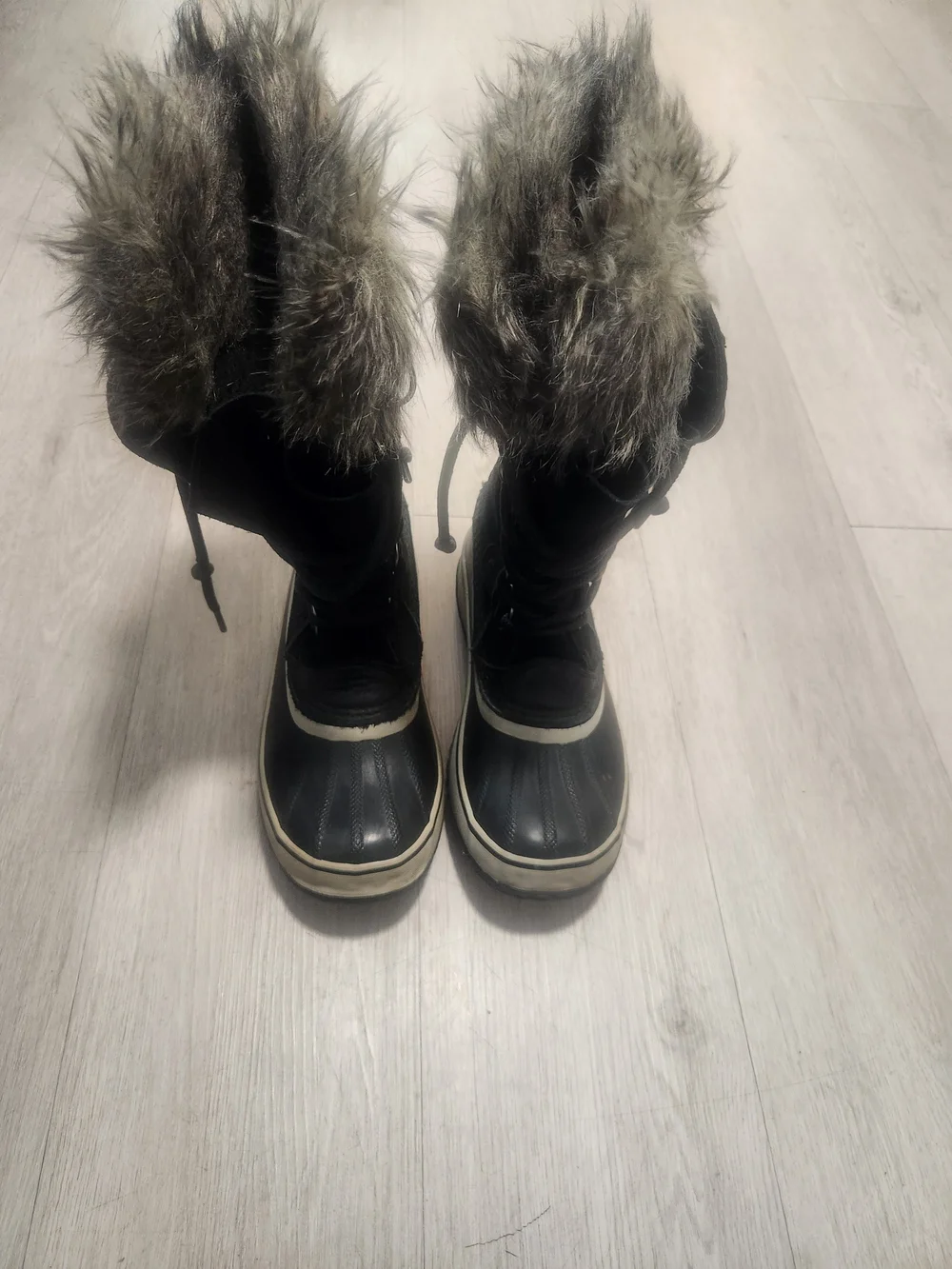 SOREL Joan of Arctic Black Waterproof Snow Boots 9